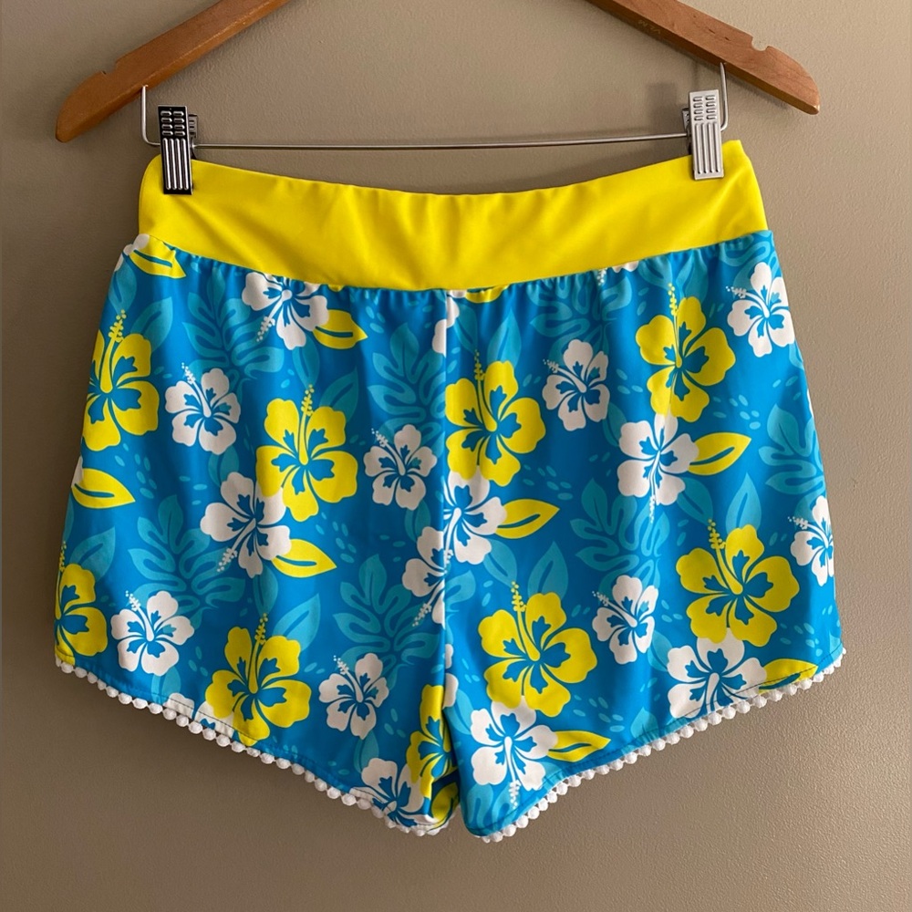 Two Piece Swimwear Bathing Suit Blue Floral Halter Top and Swim Shorts - Picture 7 of 16